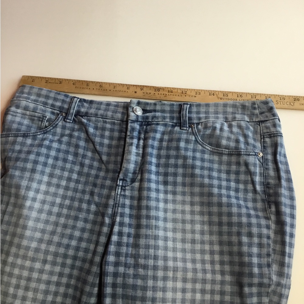 Chico’s So Slimming Girlfriend crop jeans  medium/ light wash gingham check  2